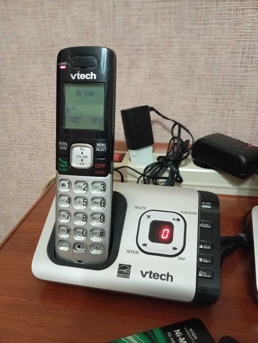 Продам радиотелефон VTECH три трубки на один телефонный номер.