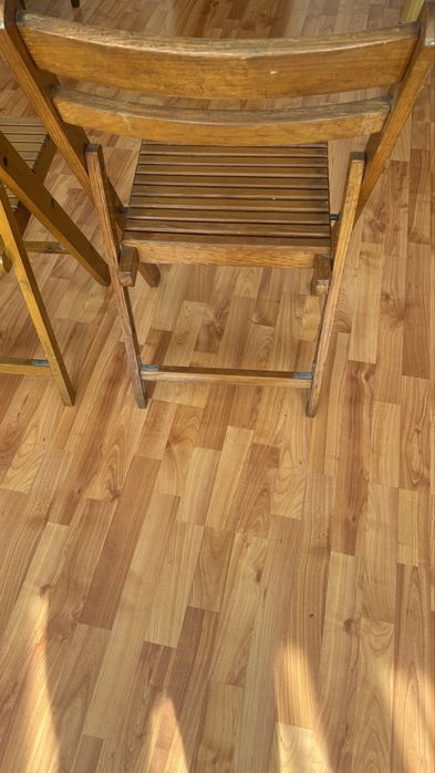 Сгъваеми столове с масичка