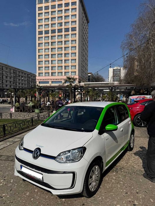 Volkswagen Up 2019 electric, 5.714 € — imagine 2