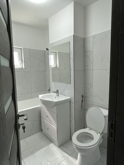 Apartament cu 3 camere de inchiriat, 2 băi, 2 balcoane | Nou Renovat & Mobilat | Prima Chirie! Cartier Trivale