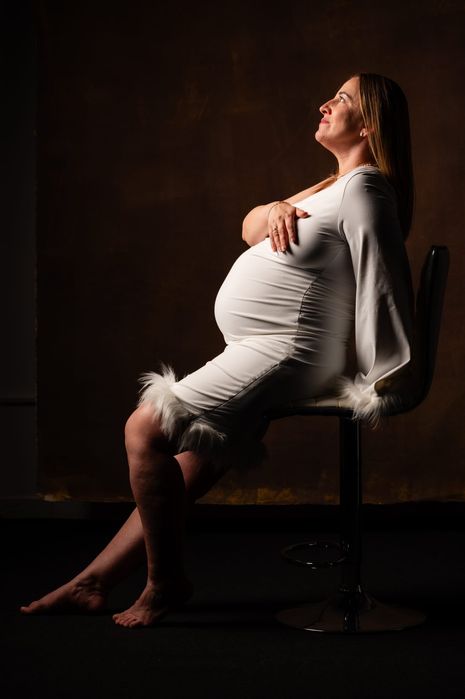 Vând rochițe și bluza pentru ședința foto maternitate.