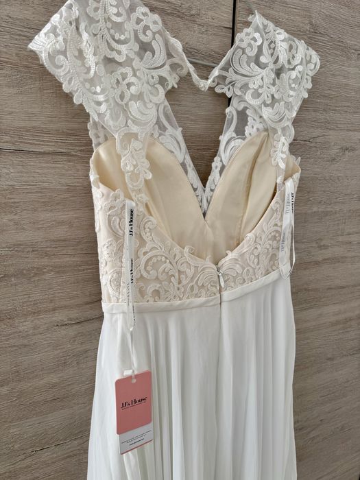 ,,JJ’s House”- Бутикова сватбена рокля