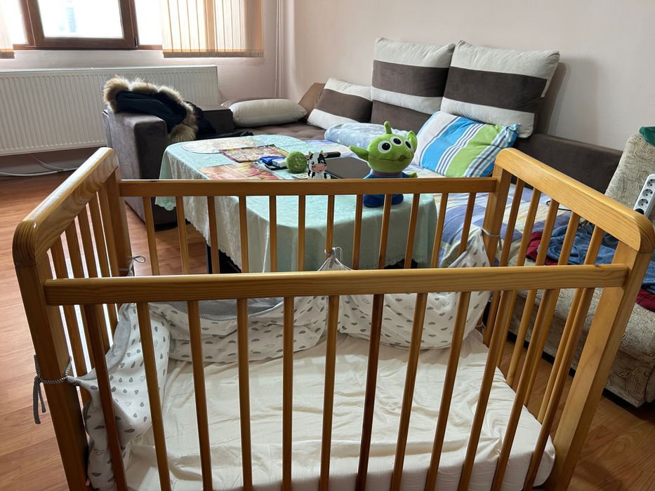 Кошара за бебе дървена + матрак