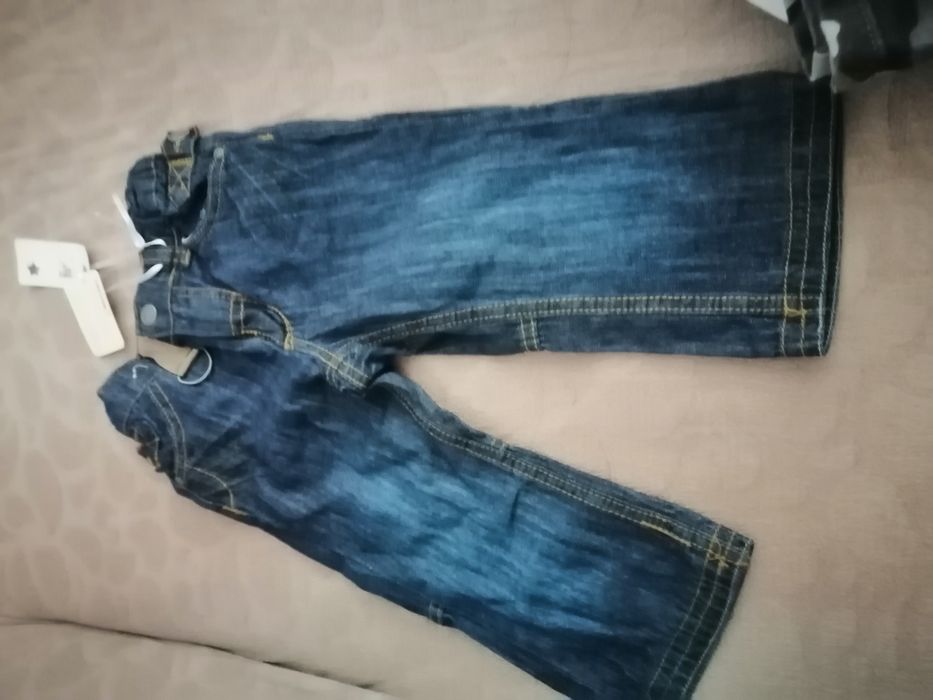 Чисто нови дънкови панталони, размер 80