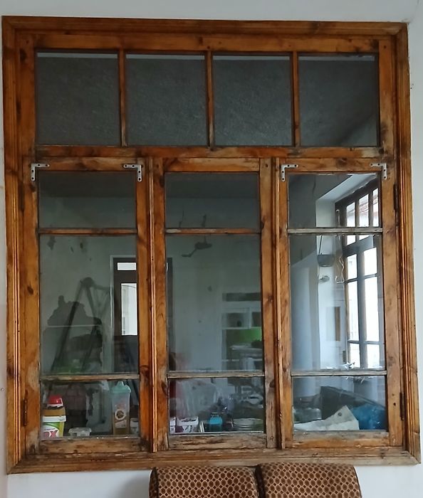 Тахтали  дераза ва эшик сотилади срочно