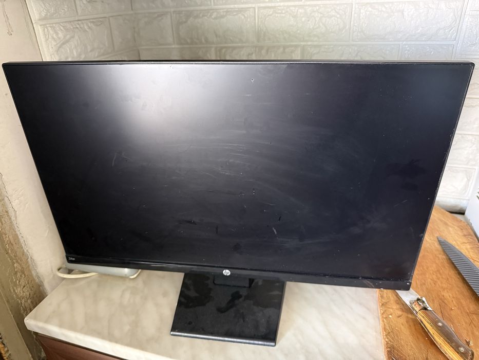 Монитор HP 24” — в хорошем состоянии