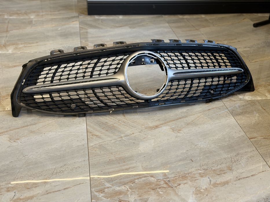 Grila Centrala Mercedes CLA