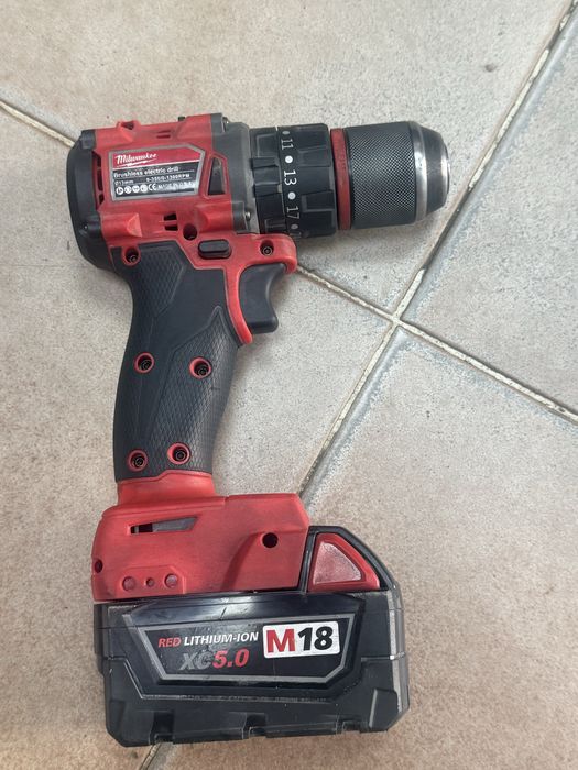 Milwaukee винтоверт m18