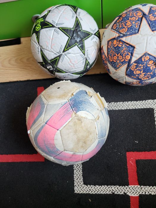 Trei mingi la pret de una