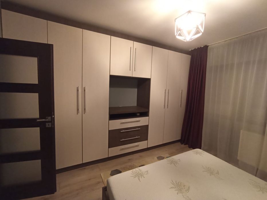 Proprietar, inchiriez apartament 2 camere, Bucium, loc de parcare