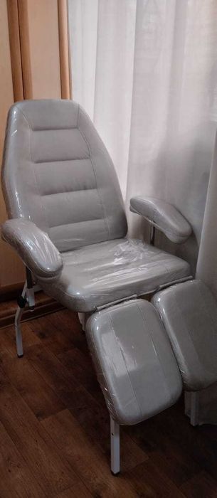 Кресло, столики, стол