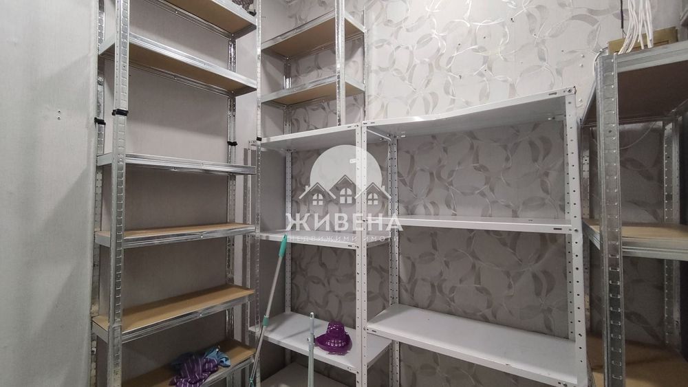 Магазин - 27 кв.м, на главен булевард, Център, Варна