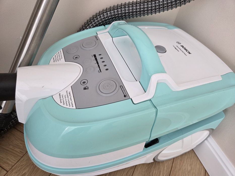 Продам пылесос BOSCH