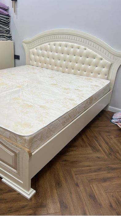 Продам двухспальный кравать