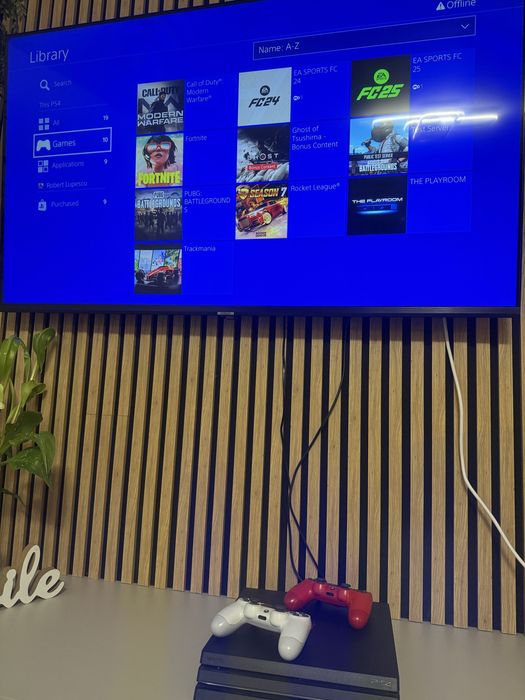 PlayStation 4 Pro, 1Tb, 2 Manete + 7 Jocuri (Fifa 25)