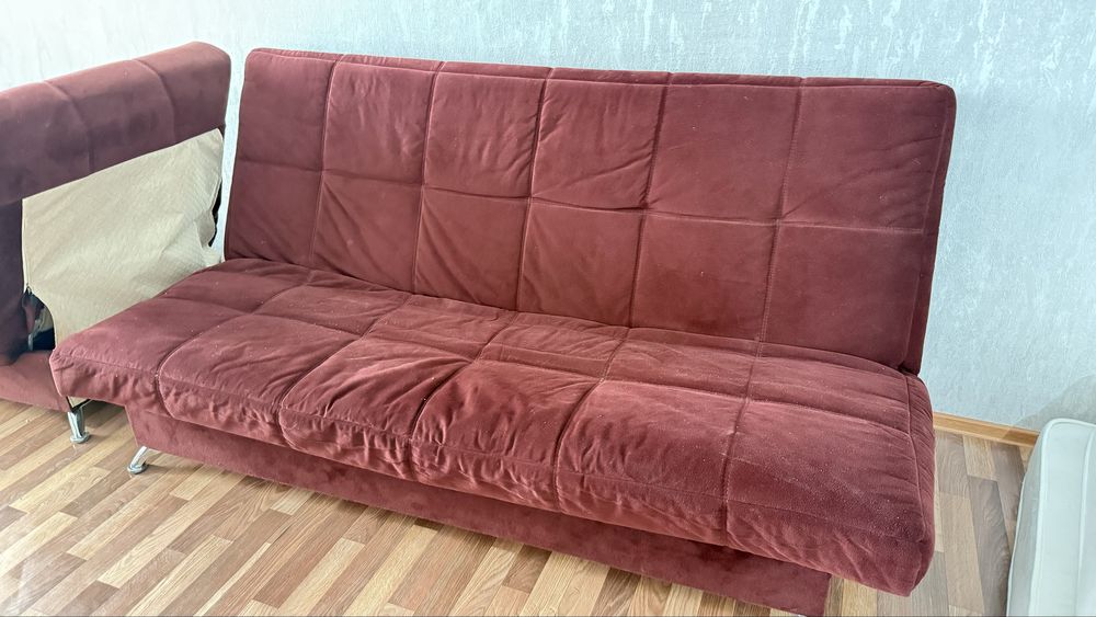 Продам два дивана