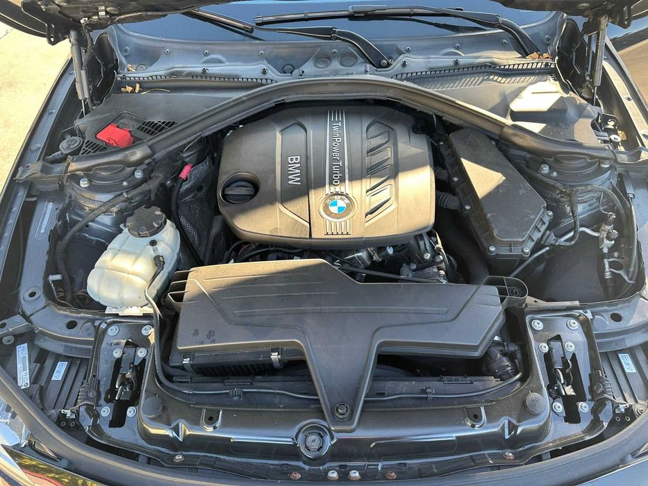 Dezmembrez piese BMW F30 F31 2.0 d 3.0 d  320d 318d 330d