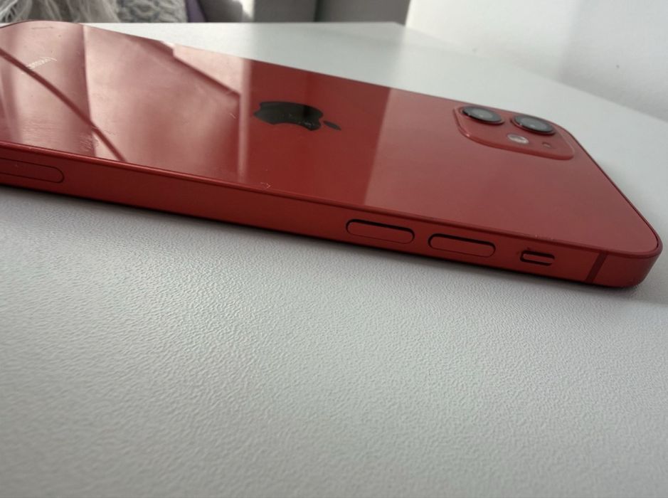 Продам айфон 12 срочно торг есть