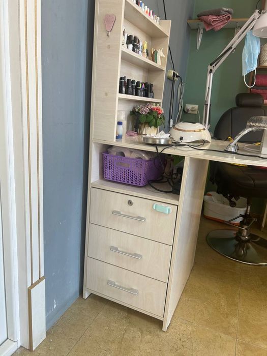 Монюкюрный стол лучшем состаяние