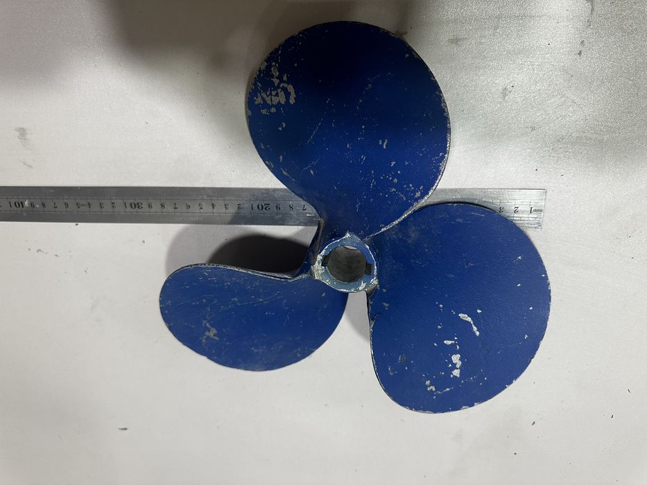 Продаётся винт на катер амур новый