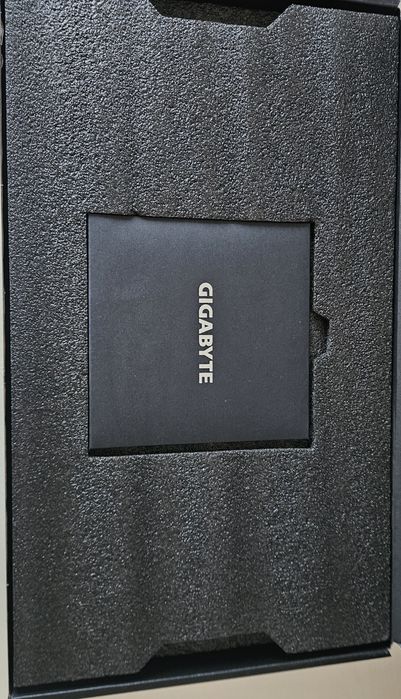 Видеокарта Gigabyte RTX 5080 Windforce OC SFF, 16 GB