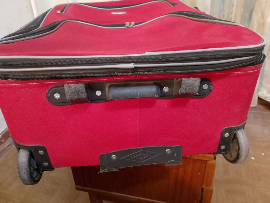 Чемодан xl большой на  2 х колесах