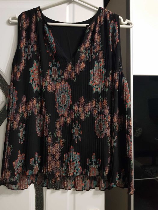 Продавам летни блузки на марката Desigual