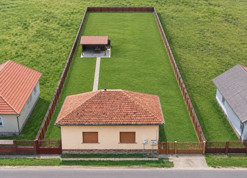 Casa cu gradina