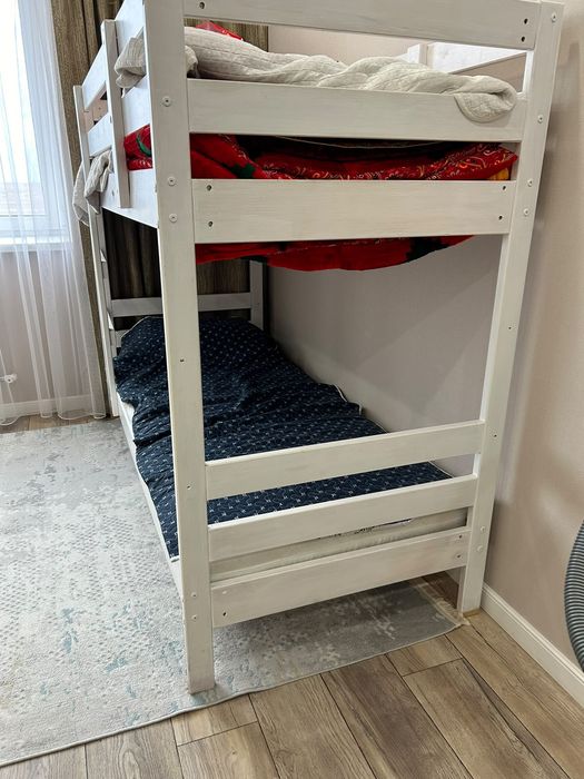 Продам 2х ярусную кровать
