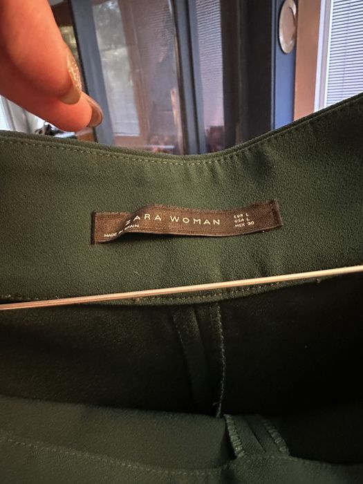 Широк нов панталон Zara в маслено зелено