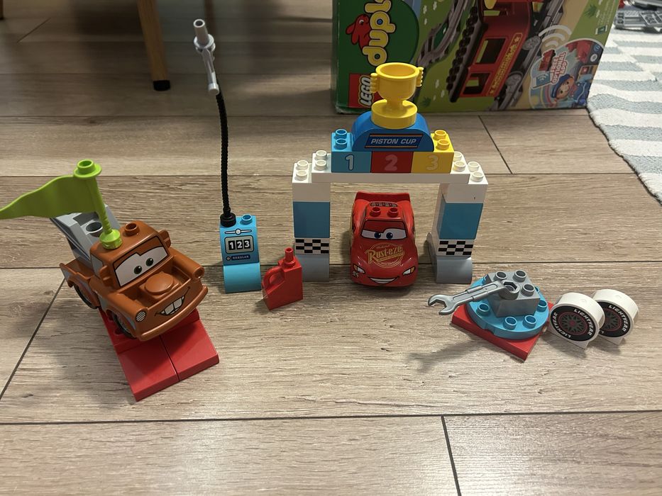 Лего дупло Маккуин, Полицейски участък, Автомивка