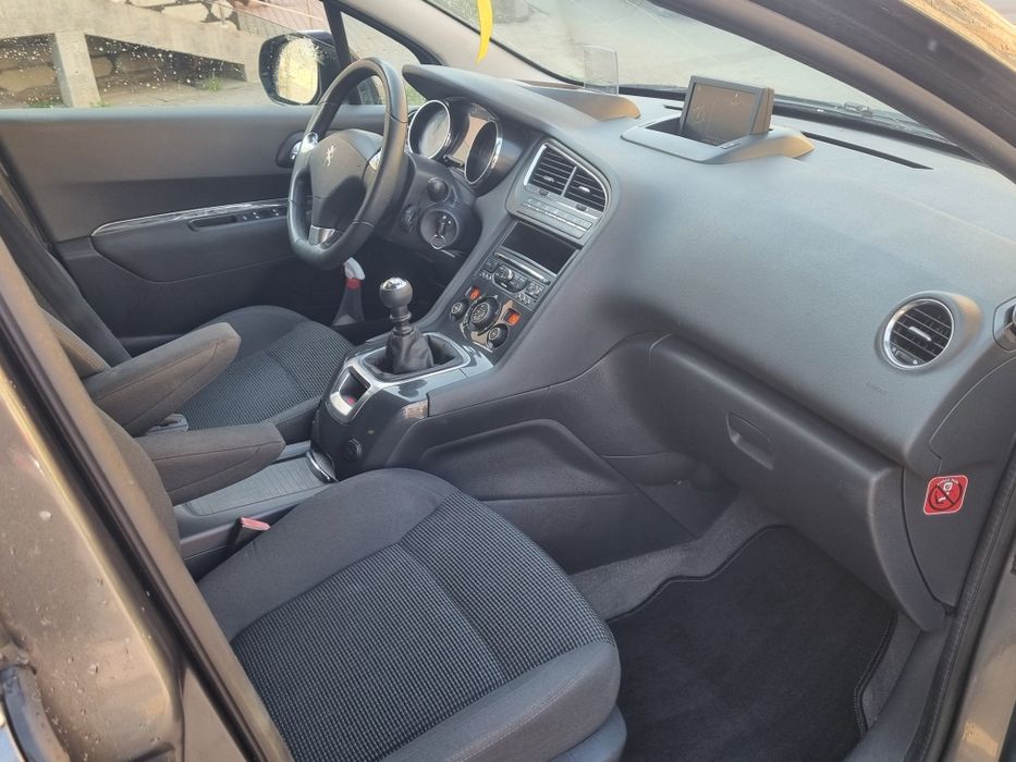 Peugeot 5008 1.6 HDI 115 cp cu raru facut