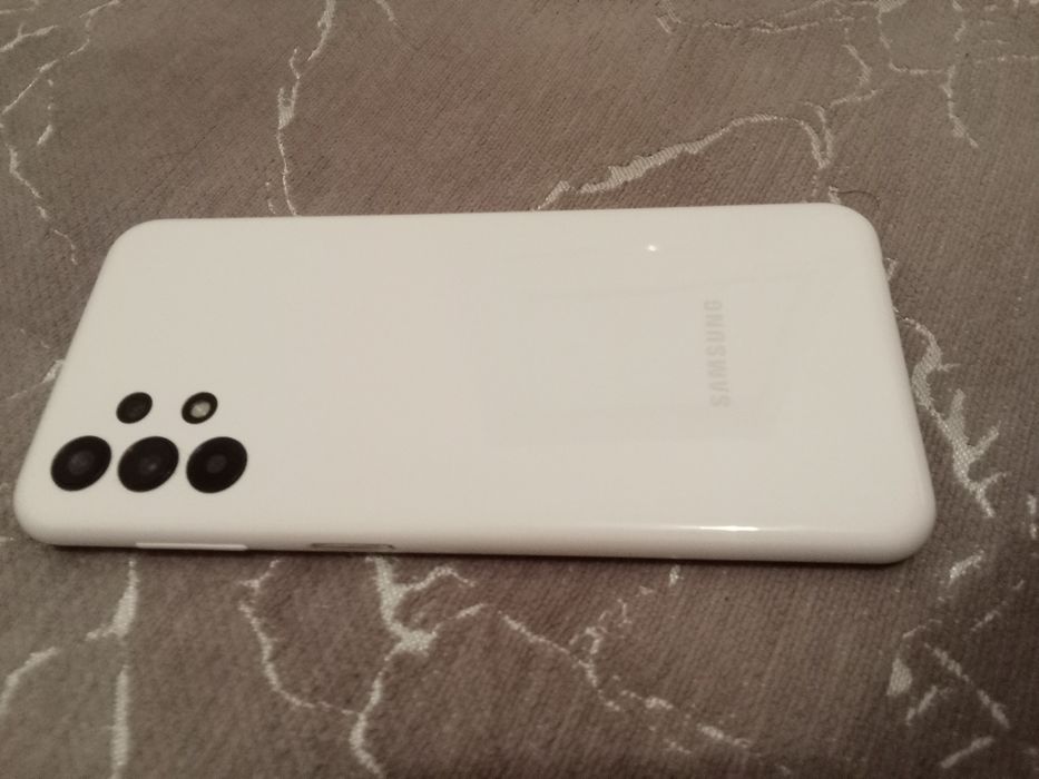 Продам Samsung A13. 128гб в отличном состоянии