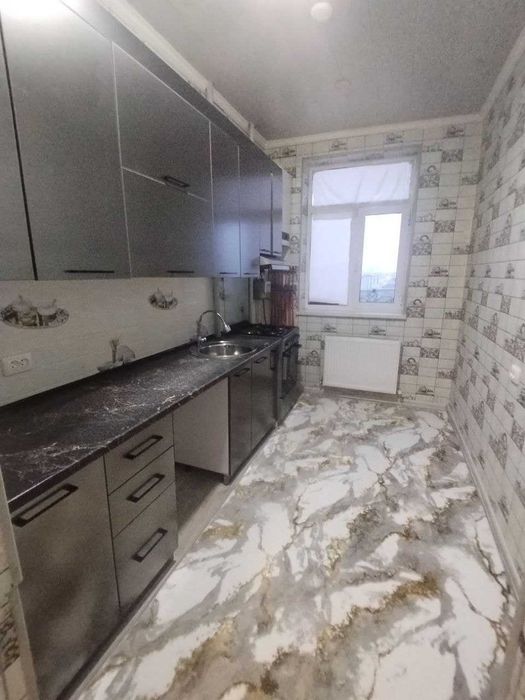 3 Xona 8 etajli domni  chi etaji4