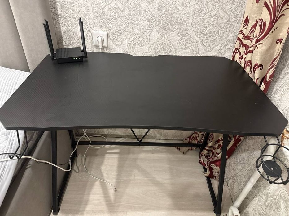 Продам игровой стол и кресло