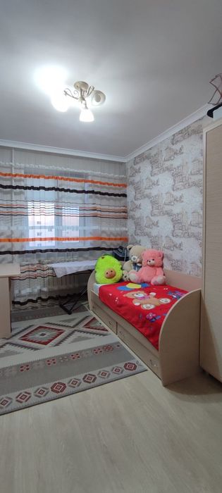 Детская мебель ,кровать шкаф стол