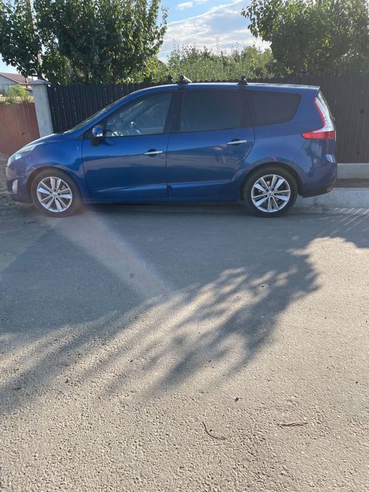 RENAULT Scenic