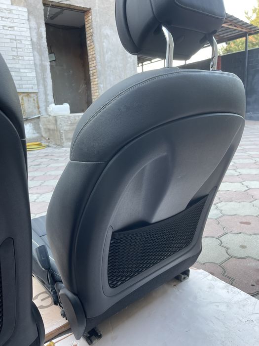 Салон сиденья Genesis G70