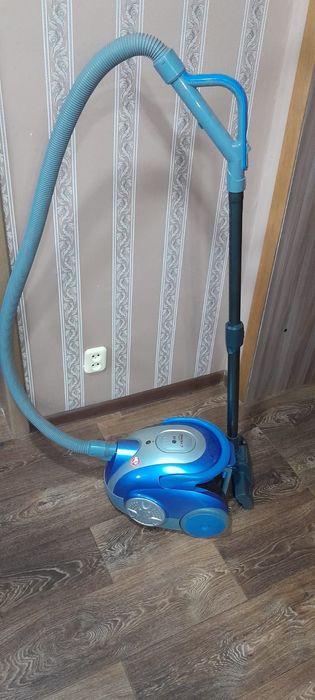 Продаётся пылесос LG