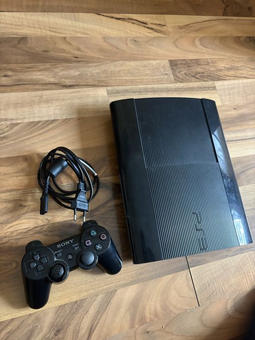 ps3  cu maneta defecta si doar cu cablu de alimentare