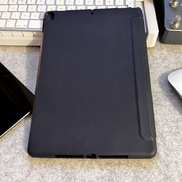 Apple iPad 9 gen [ca nou] + husă Epico / husă fold