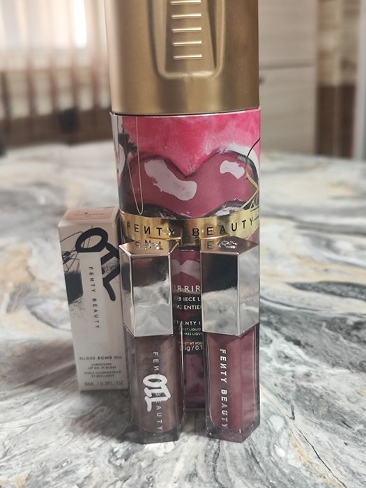 Гланц и олио за устни на Fenty beauty + яка метална кутия