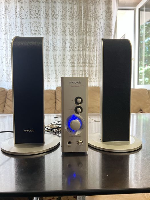 Срочно продаю микрофон LG и Микролаб модель А6300