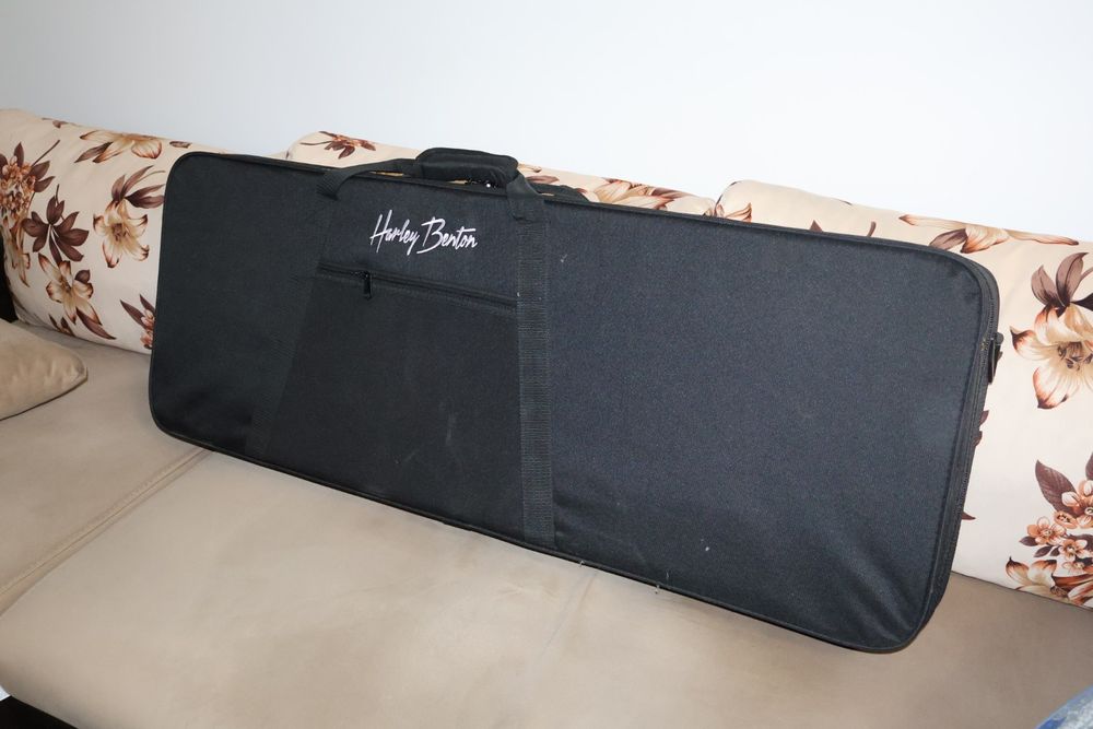 Harley Benton Amarok 6 и куфар нова