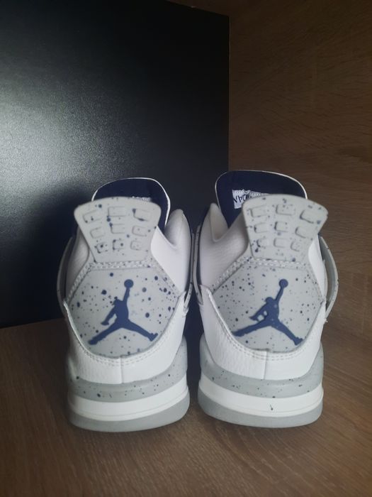 Air Jordan 4 blue