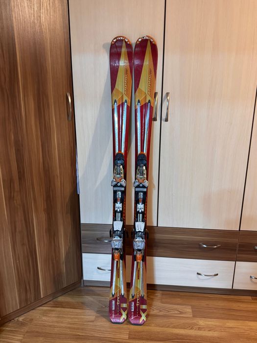 Продам лыжи Atomic мужские