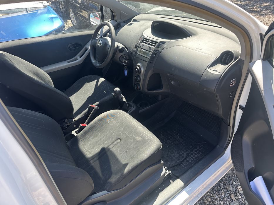 Тойота Ярис Toyota Yaris 1.0 vvti 69 кс 2011г НА ЧАСТИ!