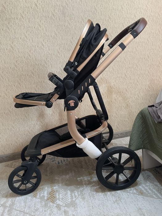 Продается коляска тройка