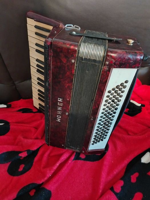Acordeon Hohner 80 basi