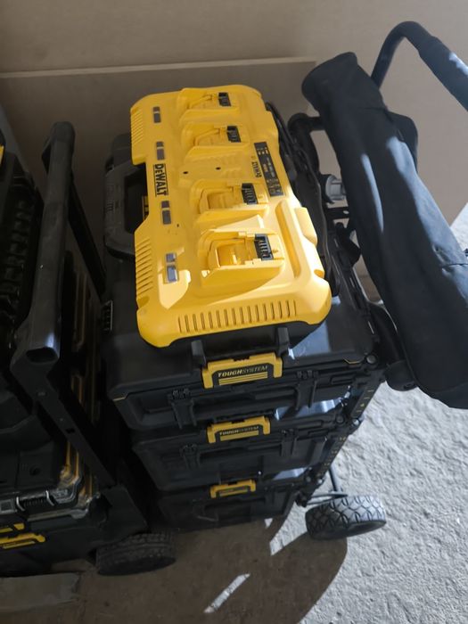 Зарядное устройство DeWALT